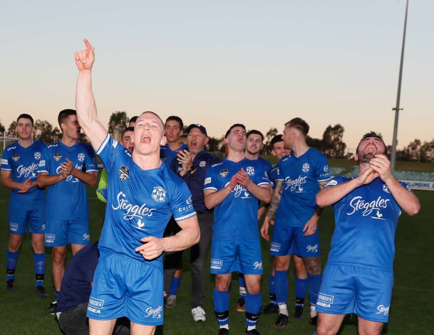 Andrew Gamble and Daniel Andreazza celebrate their Pascoe Cup grand final win. Picture by Les Smith