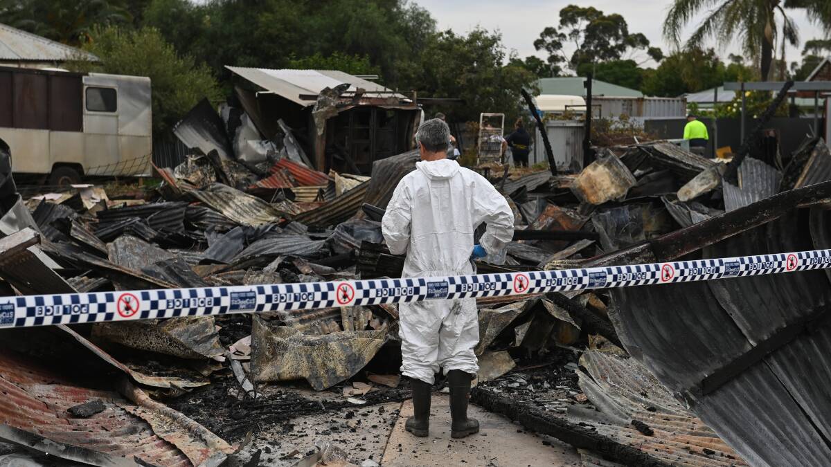 Family devastated after fire burns down Urana's only supermarket